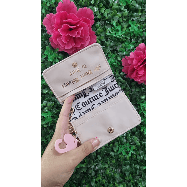 TARJETERO JUICY ROSA CON CORAZONES