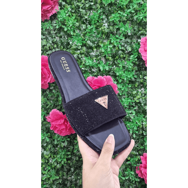 SANDALIAS GUESS NEGRAS CON BRILLOS NRO37
