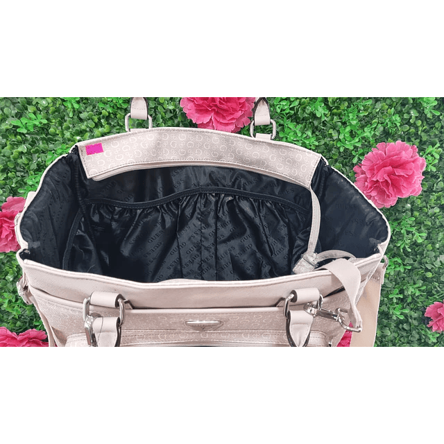 PAÑALERA GUESS ROSADA TIPO BOLSO