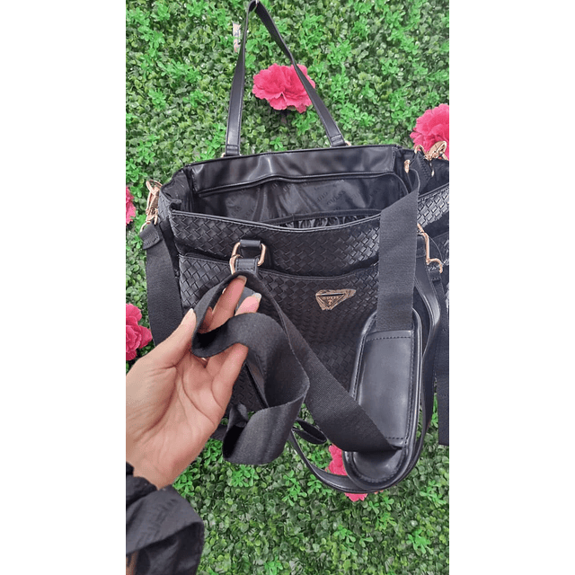 PAÑALERA GUESS NEGRA TIPO BOLSO