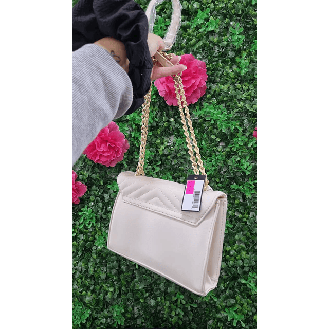 CROSSBODY GUESS BLANCA CON CADENAS Y BROCHE
