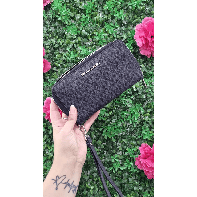 BILLETERA MK NEGRA LARGA