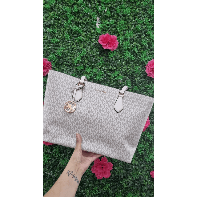 TOTE MK VAINILLA CIERRE Y 2 BROCHES