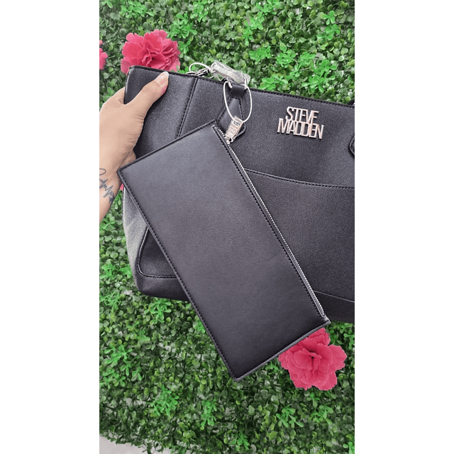 TOTE STEVE MADDEN NEGRO LISO DETALLE OSITO