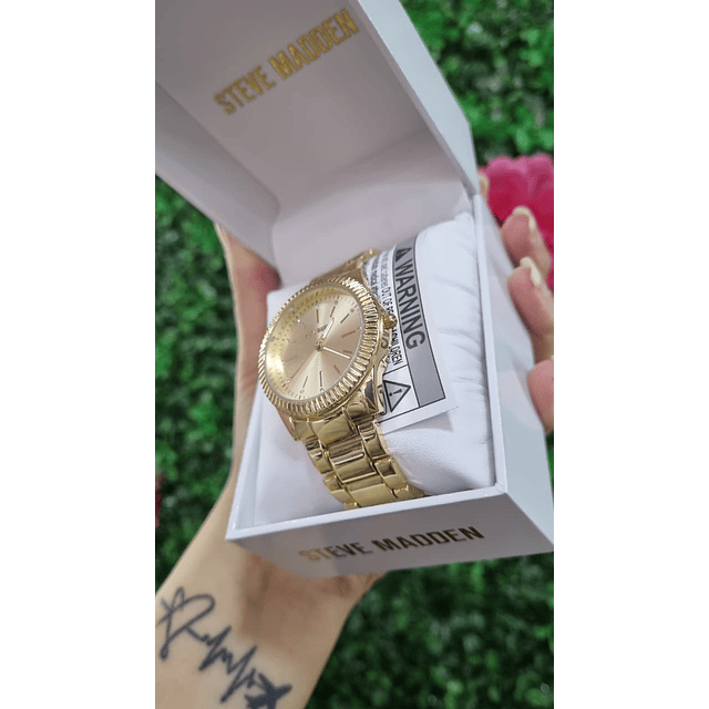 RELOJ STEVE MADDEN DORADO