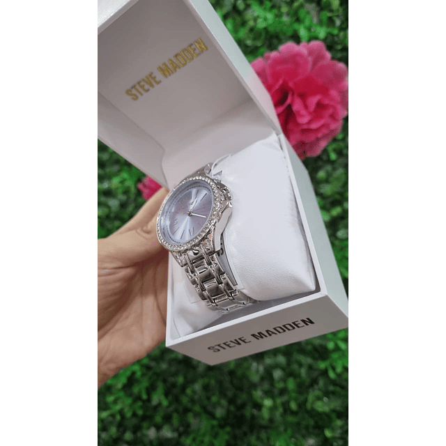 RELOJ STEVE MADDEN PLATEADO VISOR CELESTE