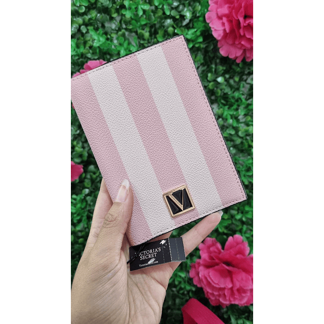 PORTA PASAPORTE VS ROSADO ICONIC LOGO V