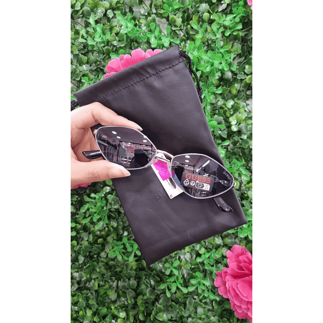 LENTES GUESS NEGROS CHIQUITOS
