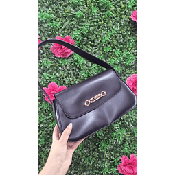 CARTERA GUESS DE HOMBRO NEGRA C/DETALLE DORADOS