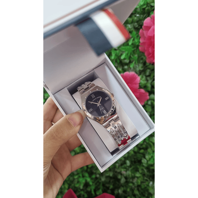 RELOJ U.S. POLO ASSN MUJER - PLATADO FONDO OSCURO CON BRILLANTES EN CORREAS Y CIRCULO