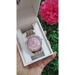 RELOJ U.S. POLO ASSN MUJER - PLATEADO CON LINEAS AMARILLAS Y FONDO ROSADO
