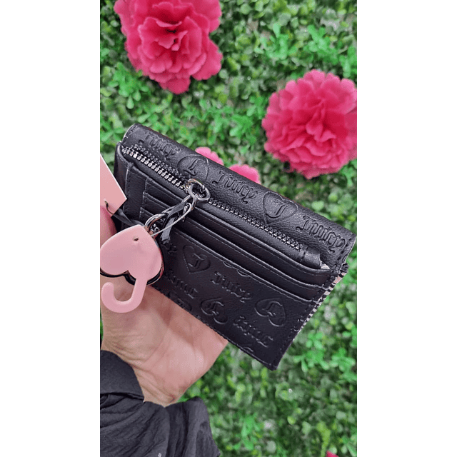 BILLETERA JUICY COUTURE NEGRA LOGO GRANDE