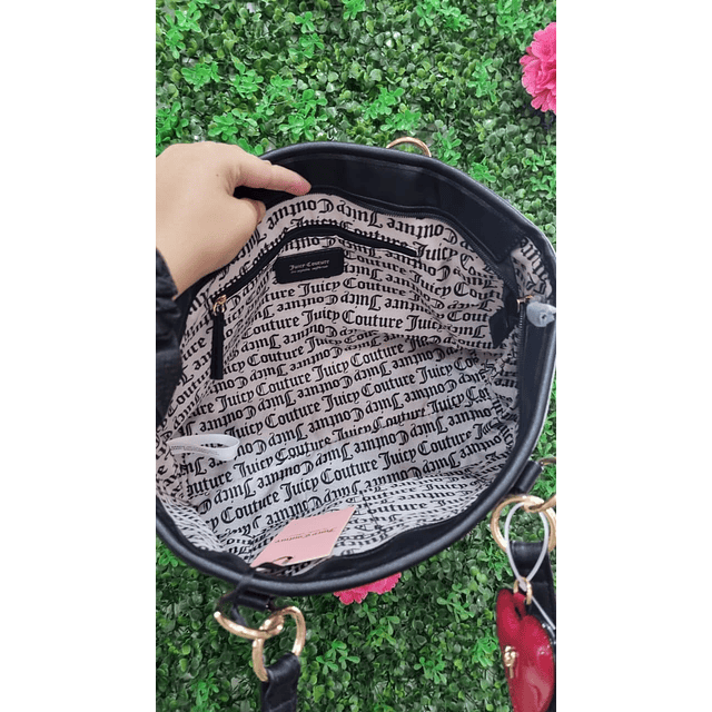 TOTE JUICY GRIS CON NEGRO DETALLE CORAZON