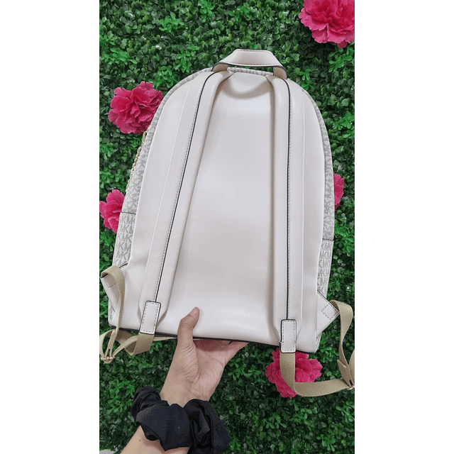 MOCHILA MK LARGE VAINILLA CON CADENA