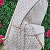 MOCHILA MEDIANA MK VAINILLA MONOGRAMA CON CADENA