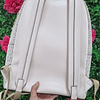 MOCHILA MEDIANA MK VAINILLA MONOGRAMA CON CADENA