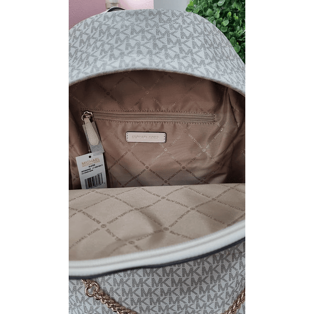 MOCHILA MEDIANA MK VAINILLA MONOGRAMA CON CADENA