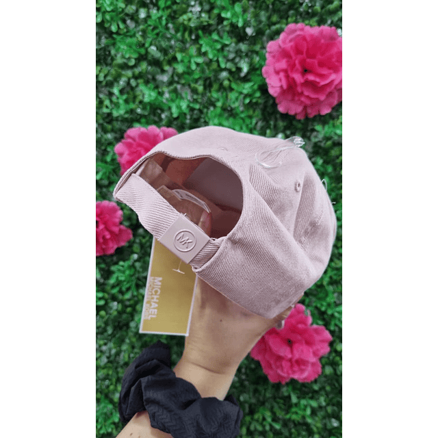 JOCKEY ROSADO MK LISO Y VISERA MONOGRAMA