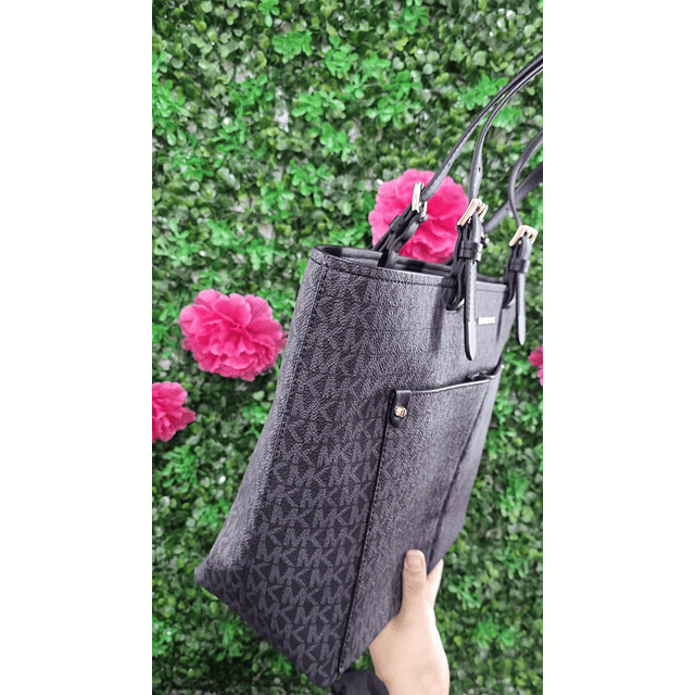TOTE MK NEGRO MONOGRAMO 2 BOLSILLOS CIERRE COMPLETO