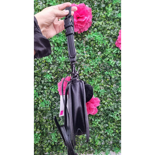 CARTERA SM NEGRA POMPON CORAZON