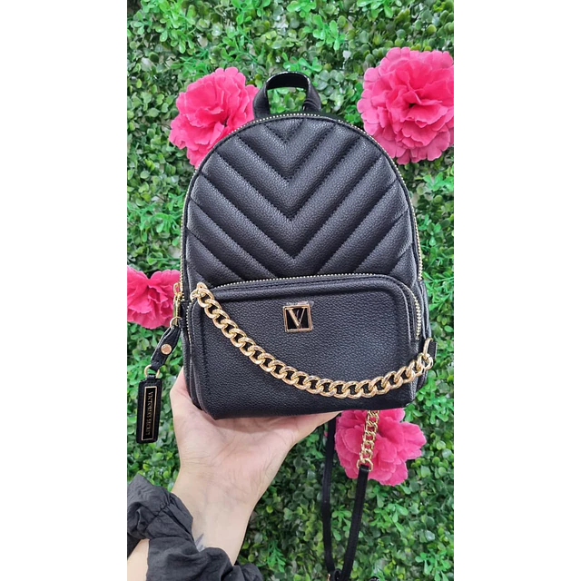 MOCHILA VS PEQUEÑA NEGRA LOGO V