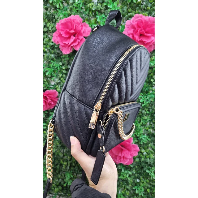 MOCHILA VS PEQUEÑA NEGRA LOGO V