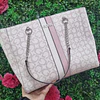 TOTE GUESS ROSADO CON CADENAS PLATEADAS