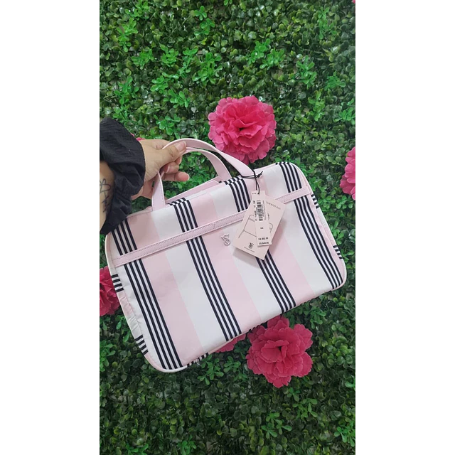 COSMTIQUERO DE VIAJE VS SIGNATURE Y LINEAS NEGRAS