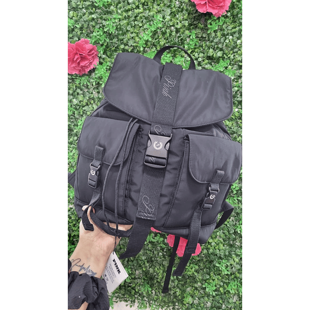 MOCHILA NEGRA PINK ACOLCHADA