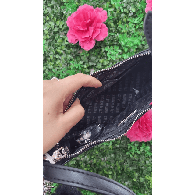 CARTERA SM NEGRA CUADRADOS POMPON CORAZON