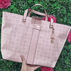 TOTE GUESS ROSADO LETRAS G LINEA ROSADA VERTICAL AL CENTRO