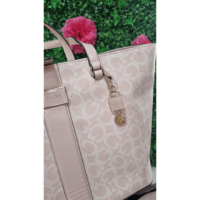 TOTE GUESS ROSADO LETRAS G LINEA ROSADA VERTICAL AL CENTRO