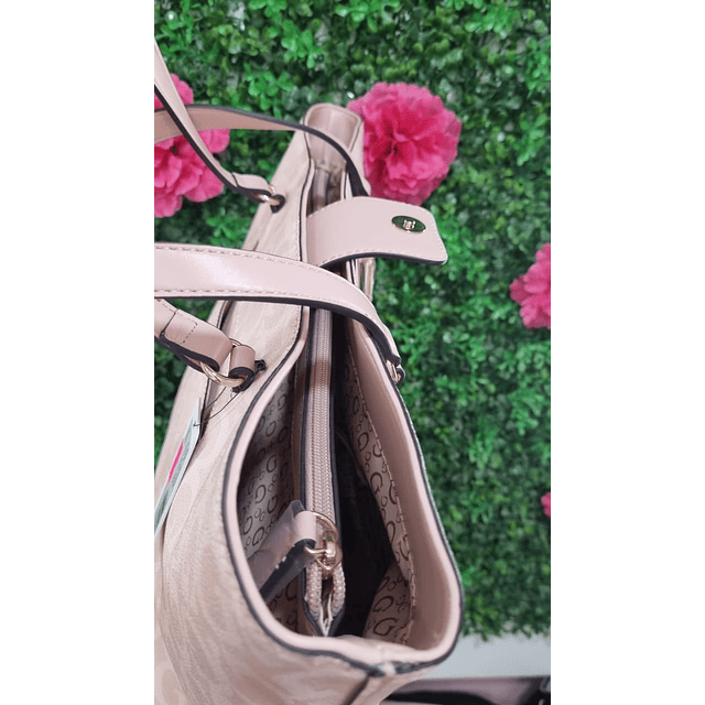 TOTE GUESS ROSADO LETRAS G LINEA ROSADA VERTICAL AL CENTRO