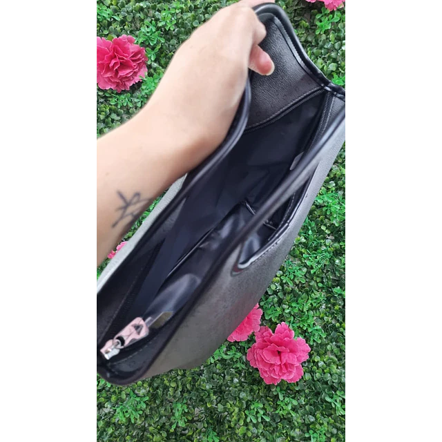 LONCHERA GUESS TIPO CARTERA