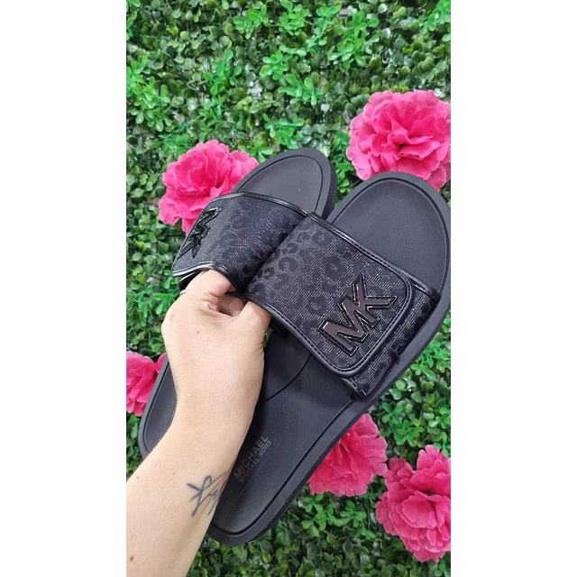 SANDALIAS MK NEGRAS PRINT NRO37