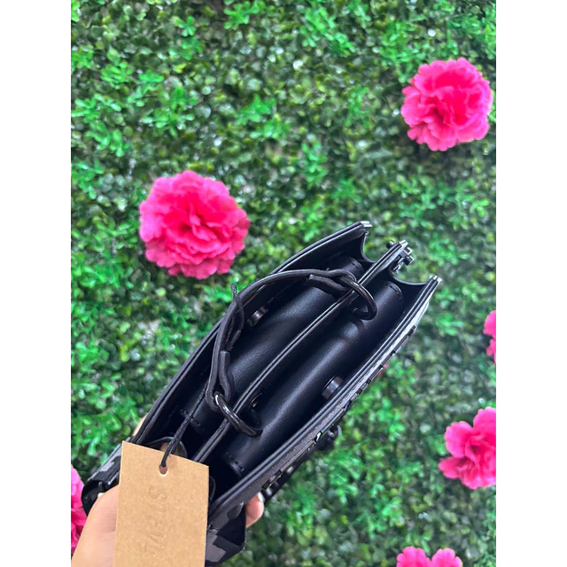 CROSSBODY STEVE MADDEN NEGRO CUADRADO PEQUEÑO