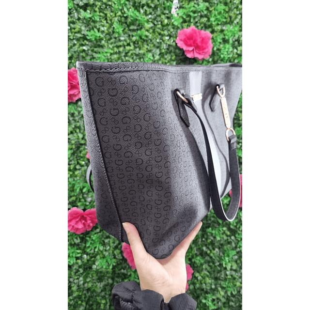 TOTE GUESS GRIS OSCURO LINEA VERTICAL NEGRO/GRIS