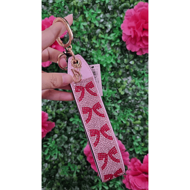 LLAVERO VS BRILLOS ROSADO Y LAZOS ROJOS