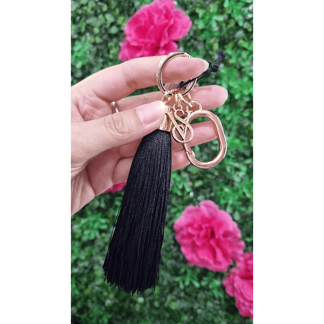 LLAVERO VS "AMULETO" NEGRO