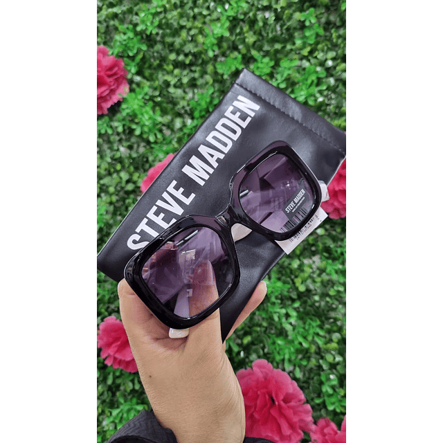 LENTES STEVE MADDEN NEGROS PATILLAS BLANCAS