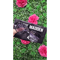 LENTES SM NEGROS DETALLE TRIANGULO