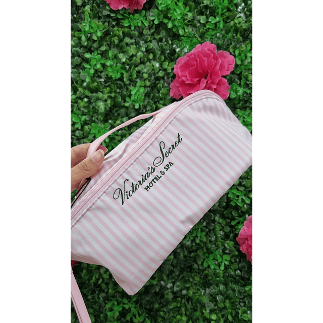 COSMETIQUERO VS SIGNATURE (HOTEL & SPA)