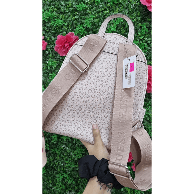 MOCHILA GUESS ROSADA MONOGRAMA
