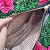 CARTERITA DE HOMBRO GUESS GRIS LETRA G