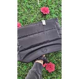 BOLSO PINK NEGRO ACOLCHADO DEPORTIVO