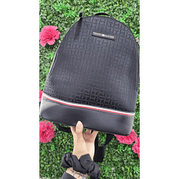 MOCHILA TOMMY LINEA HORIZONTAL ABAJO