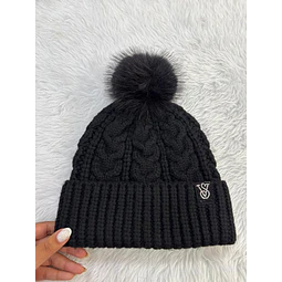 GORRO VS NEGRO