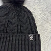 GORRO VS NEGRO