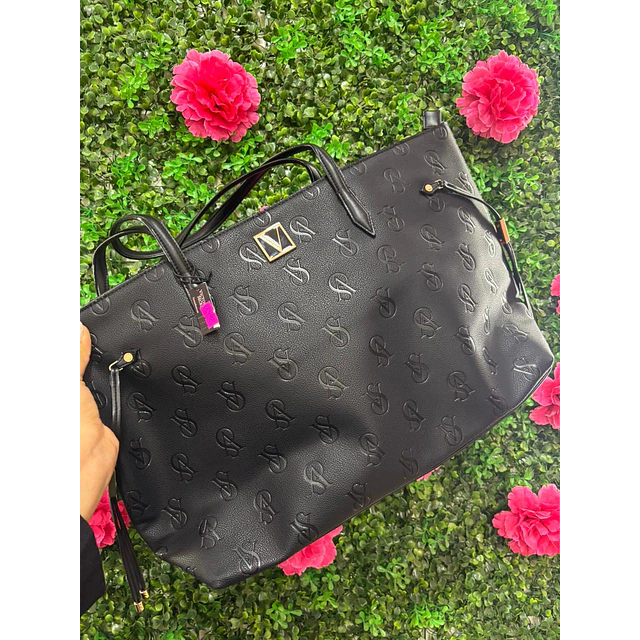 TOTE NEGRO VS MONOGRAMO