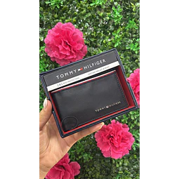 BILLETERA TOMMY HILFIGER LOGO ABAJO BANDERA